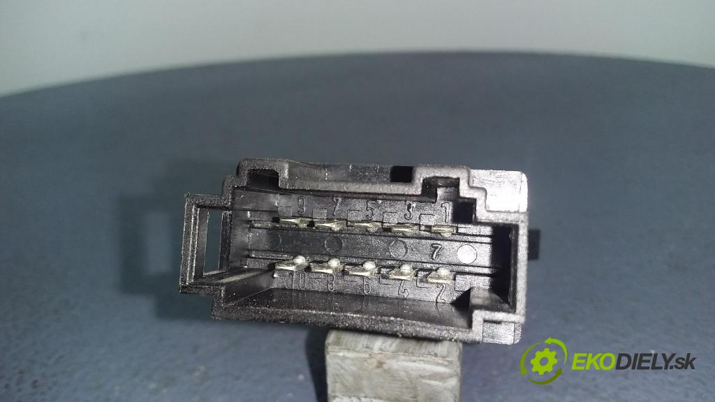 Audi A6 2003 prepínač svetiel NÚDZA: 8L0941509P