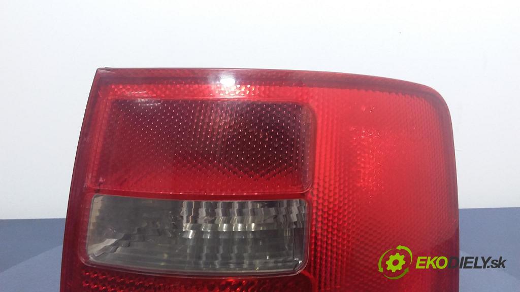 Audi A6 2003 svetlo / reflektor zad Prava: Vonkajsia: 4B9945096F