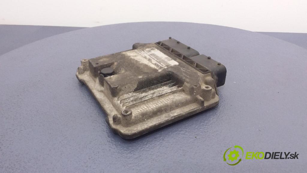Saab 9-3 2006 riadiaca jednotka Motor: 55563967