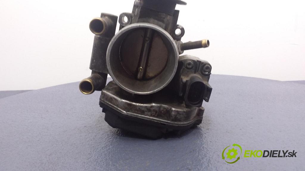 Volkswagen Passat 1999 klapka 058133063H