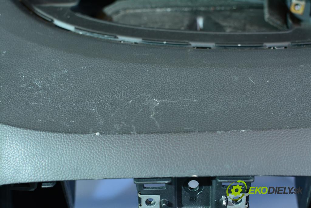 Hyundai I20 2011 kokpit,pristrojová doska