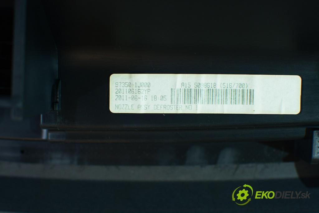 Hyundai I20 2011 kokpit,pristrojová doska