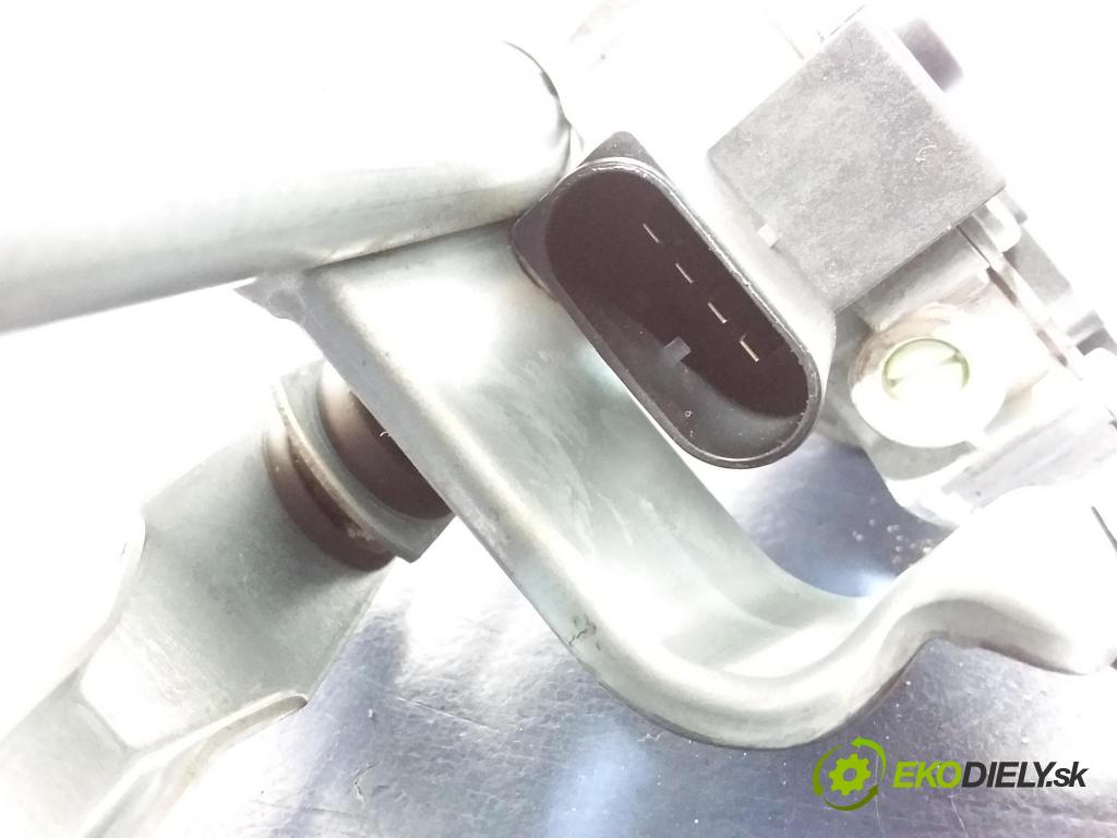 Bmw Seria 1 2010 mechanizmus motor: Stierače: Predné 405121