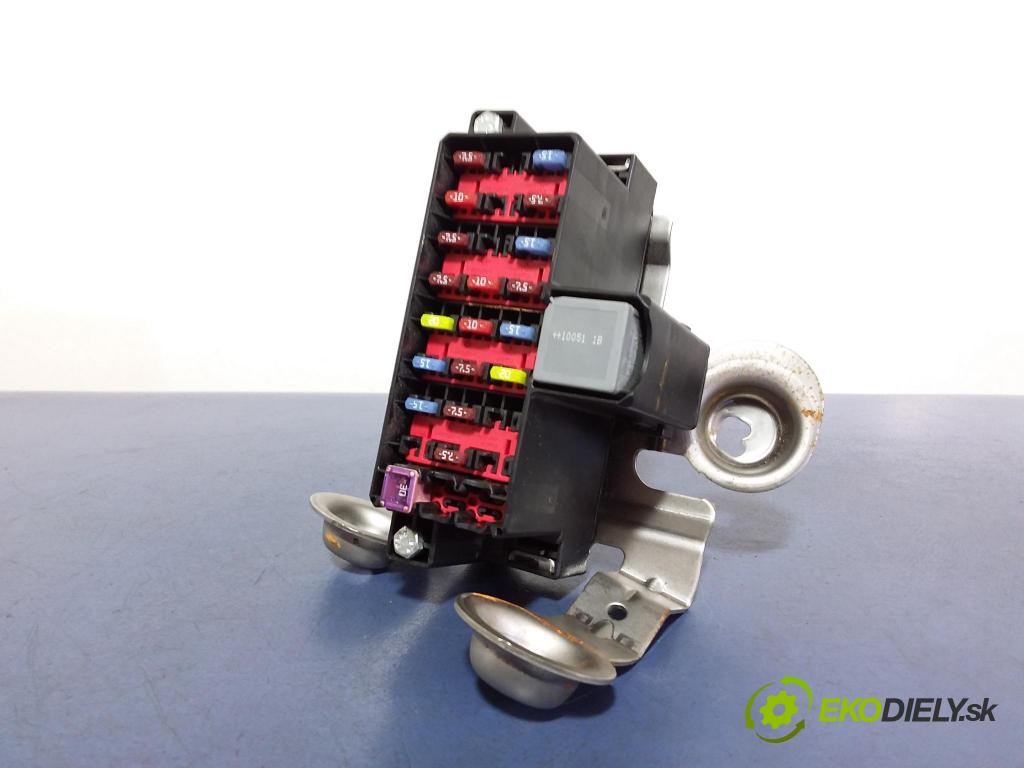 Ford Fiesta 2010 skrinka Poistky: 8V5T-14A005-HCF