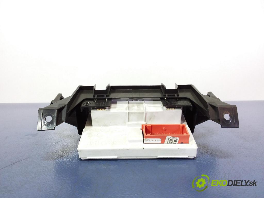 Renault Megane 2004 Zobrazit: Rádio: / GPS 8200107839-B