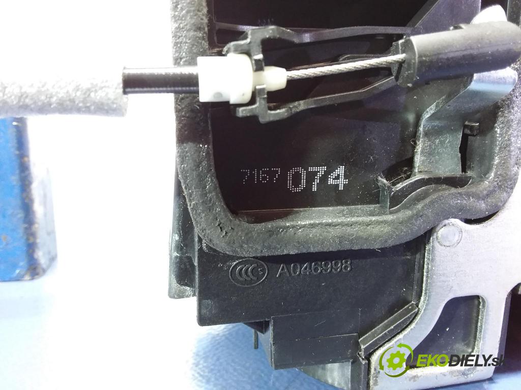 Bmw Seria 1 2007 zámek dveře před v pravo: 7167074