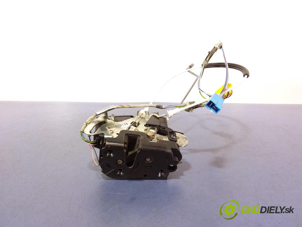 Mercedes Vaneo 2003 zámek dveře před v pravo: A4147200235