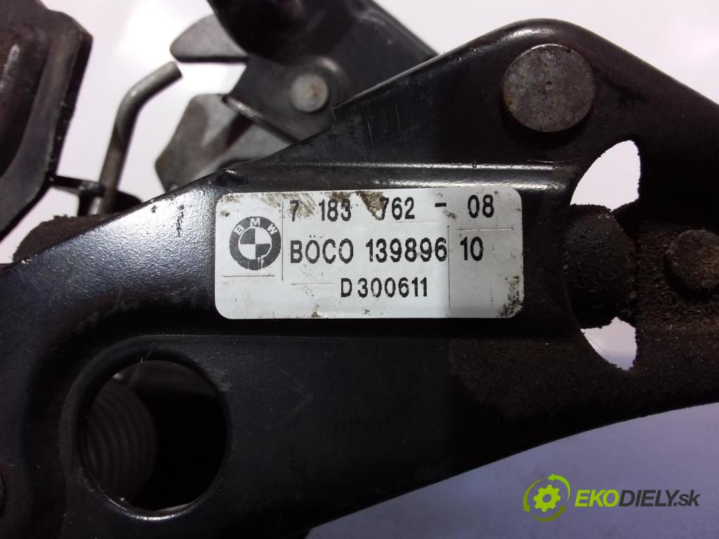 Bmw Seria 7 2011 zámek masky: 7183762