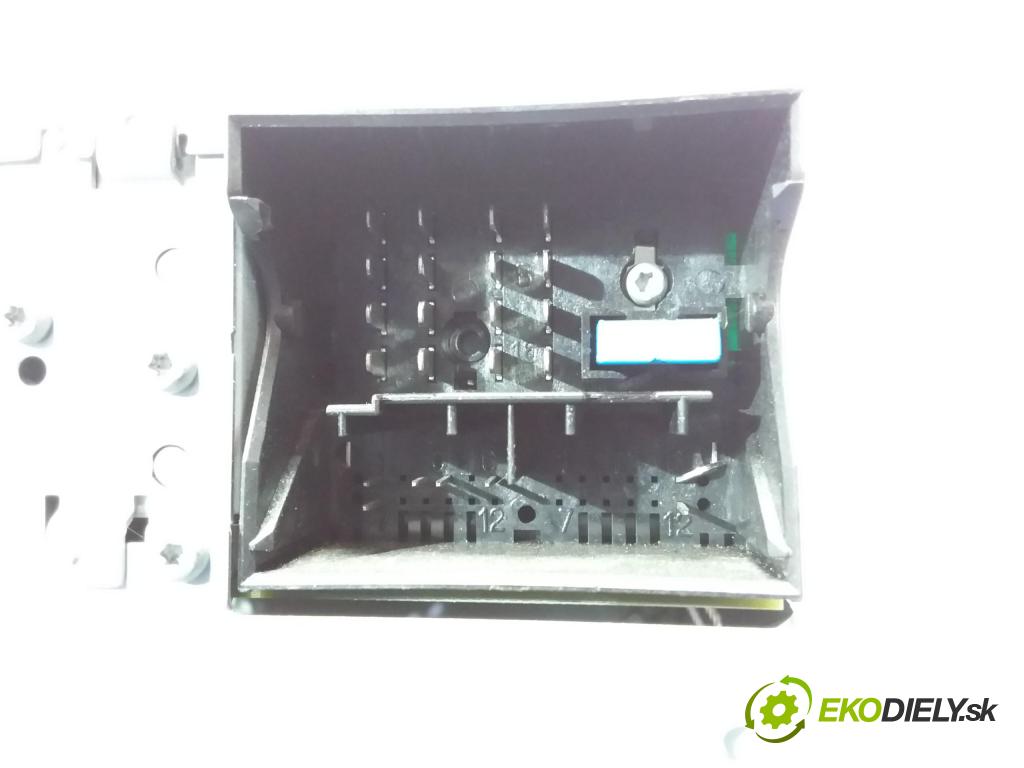 Opel Zafira 2006 Radio I Navigácia: 13233926