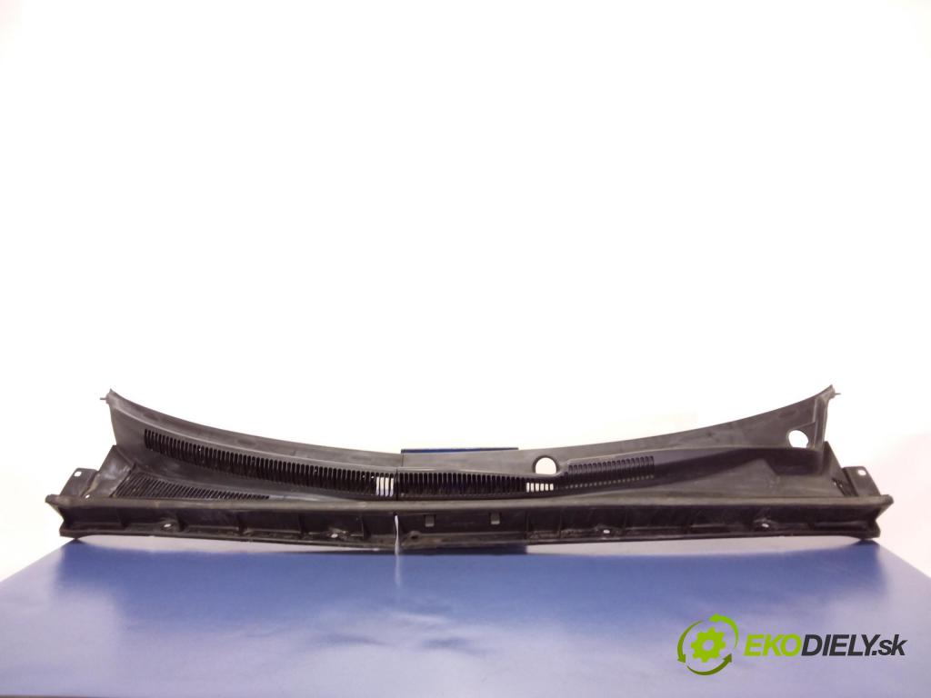 Toyota Yaris verso 2003 torpédo 55781-52060