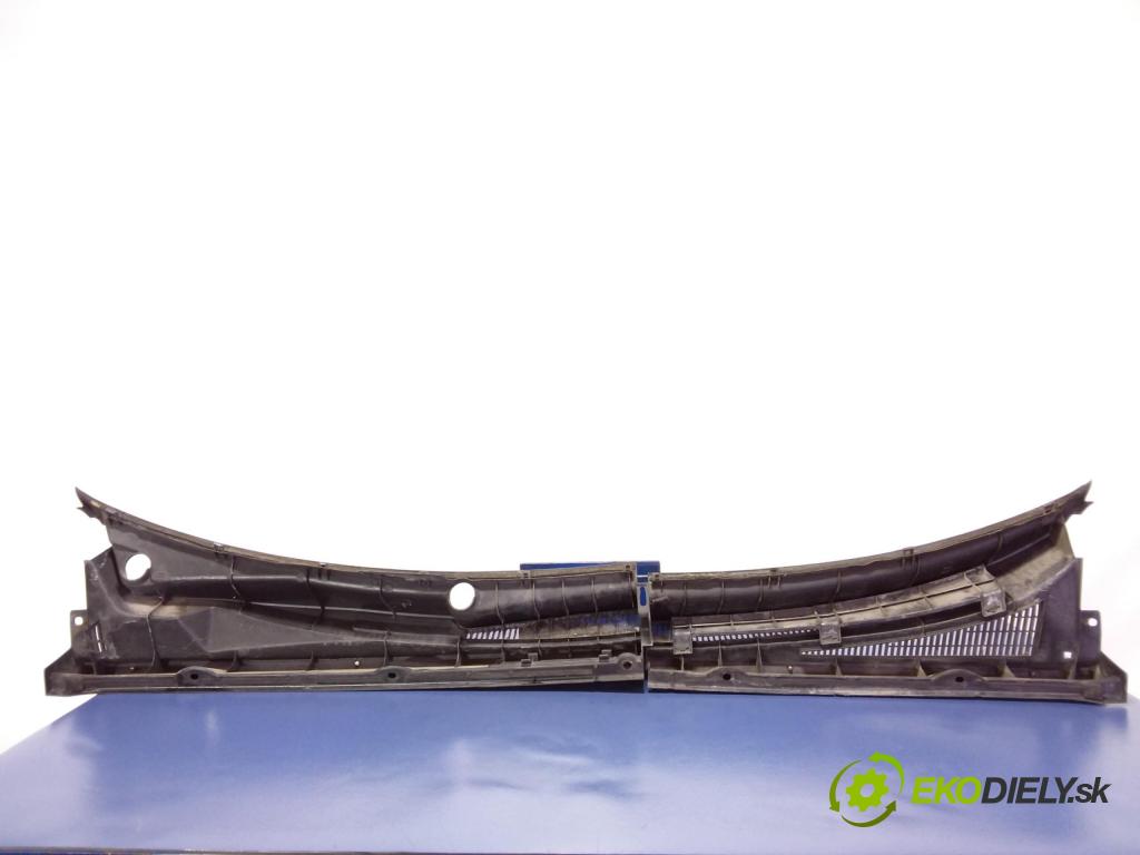 Toyota Yaris verso 2003 torpédo 55781-52060