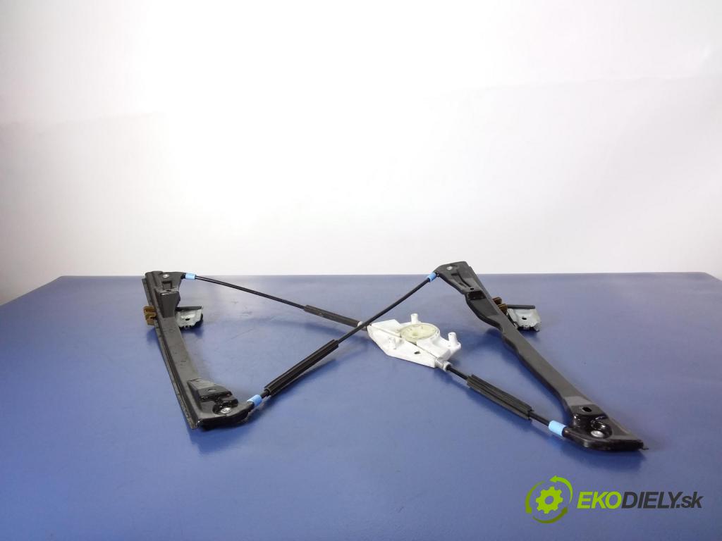 Vw Golf 1998 mechanismus stahování Sklenka: před v pravo: