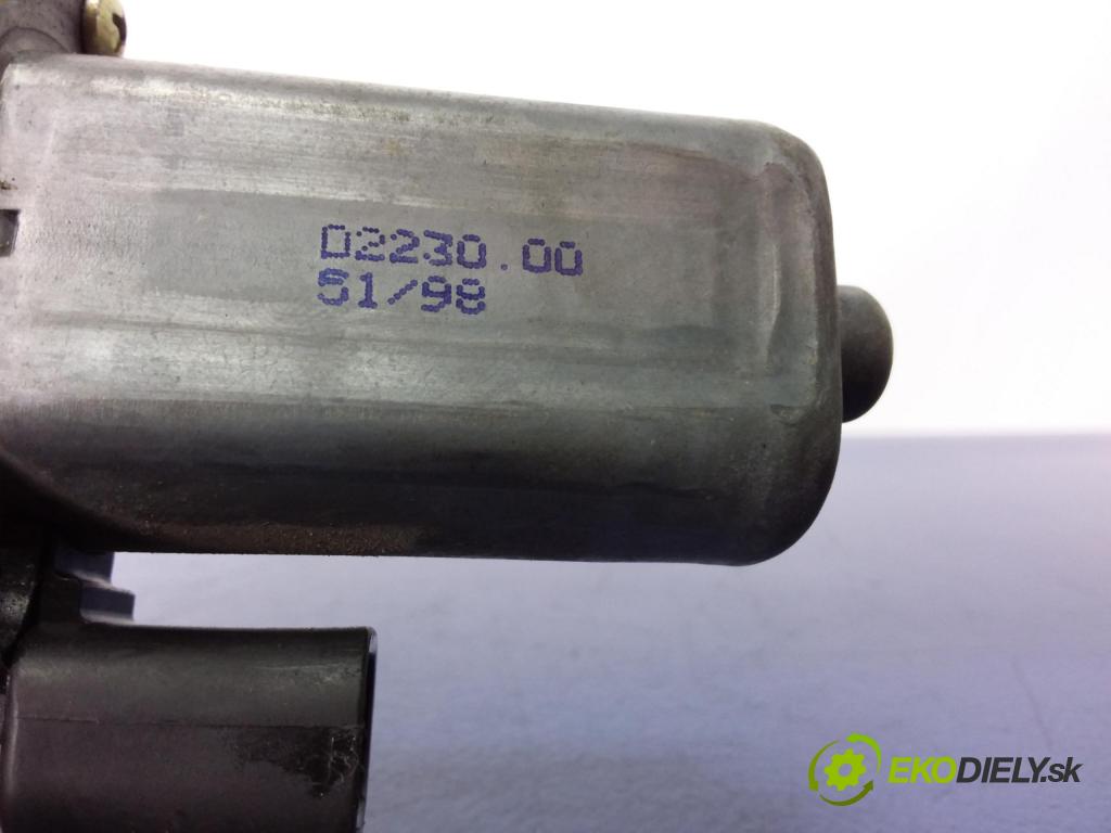 Vw Golf 1998 mechanismus stahování Sklenka: před v pravo: