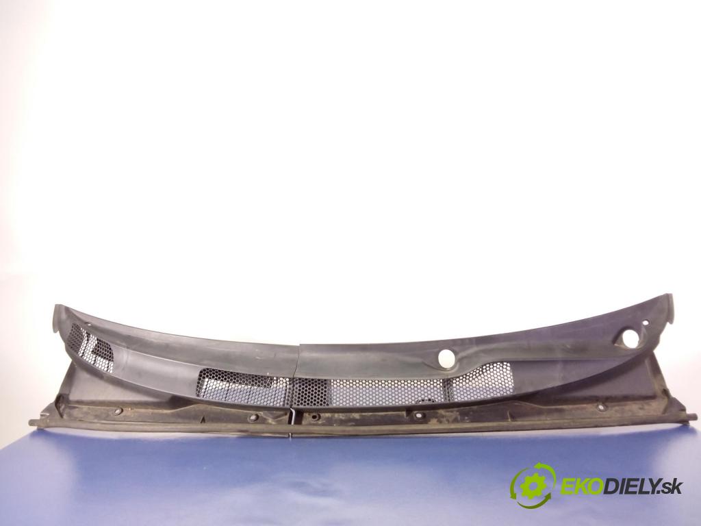 Toyota Yaris 2000 torpédo 55782-52030