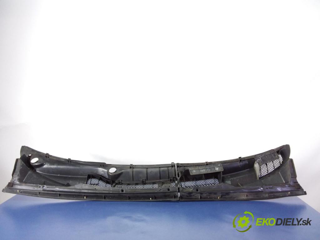Toyota Yaris 2000 torpédo 55782-52030