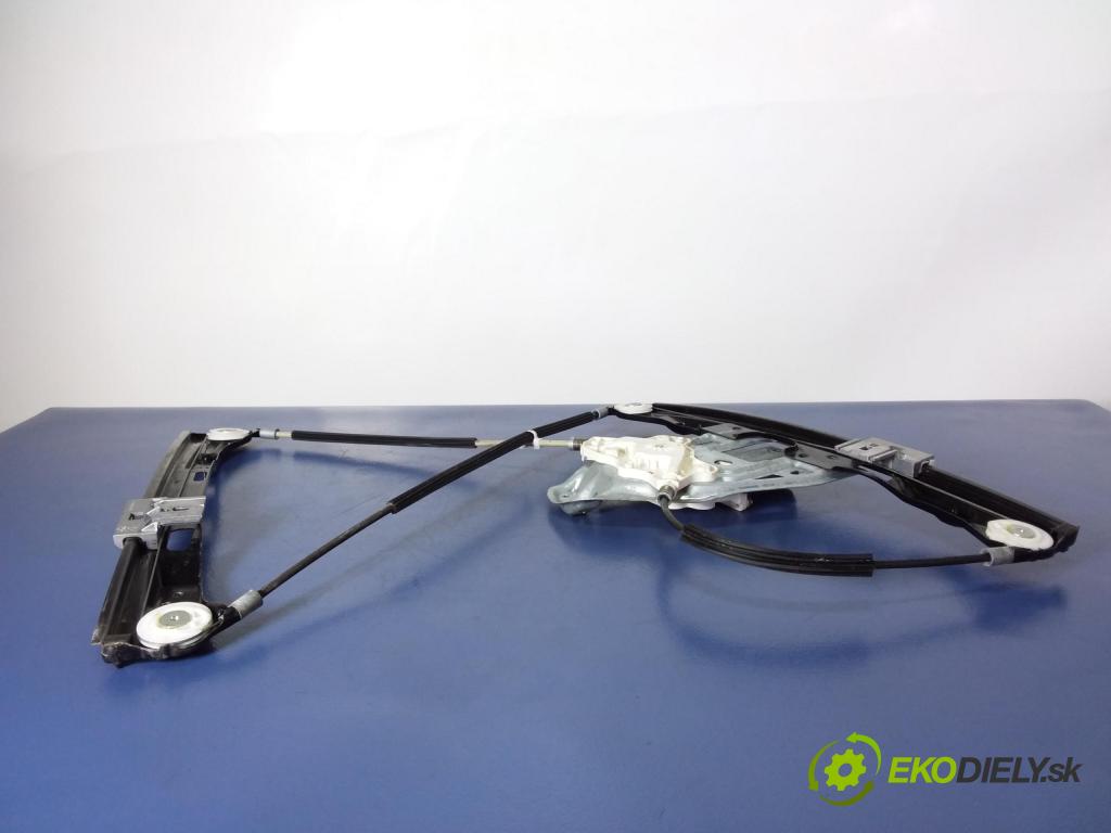Mercedes C-klasa 2003 mechanismus stahování Sklenka: před v pravo: A2118201742