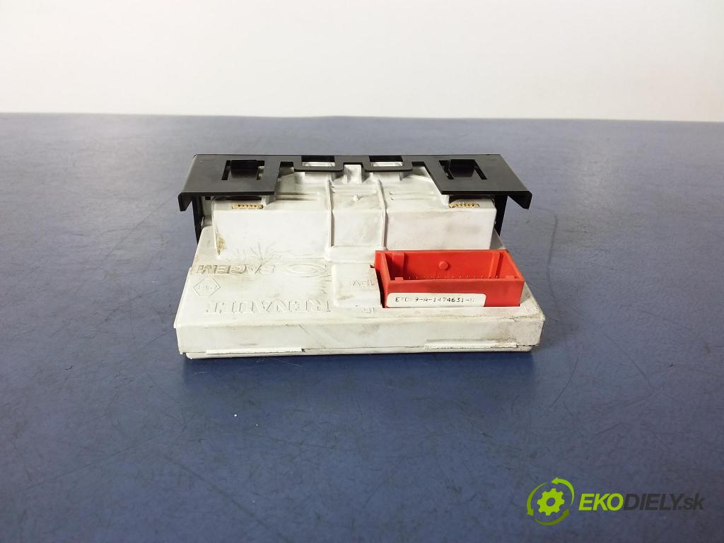Renault Megane 2004 Zobrazit: Rádio: / GPS 8200107839