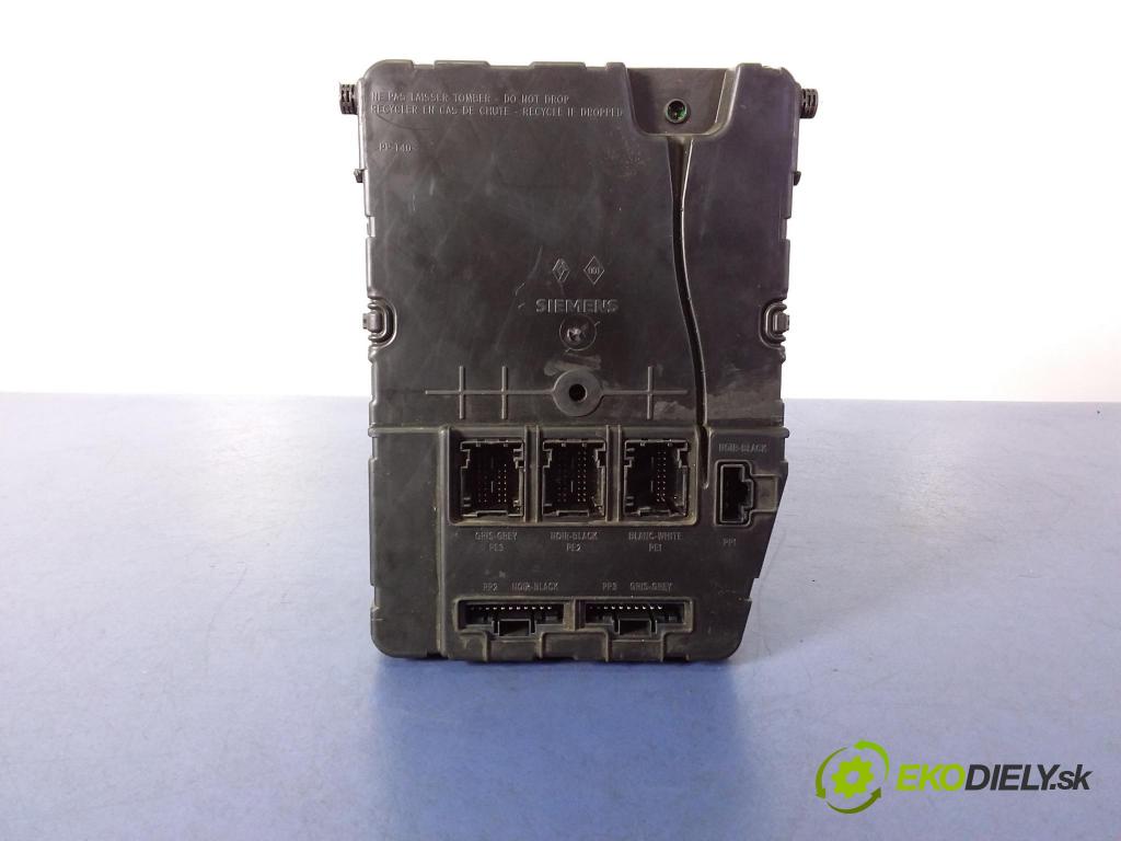 Renault Megane 2004 skrinka Poistky: 8200306434