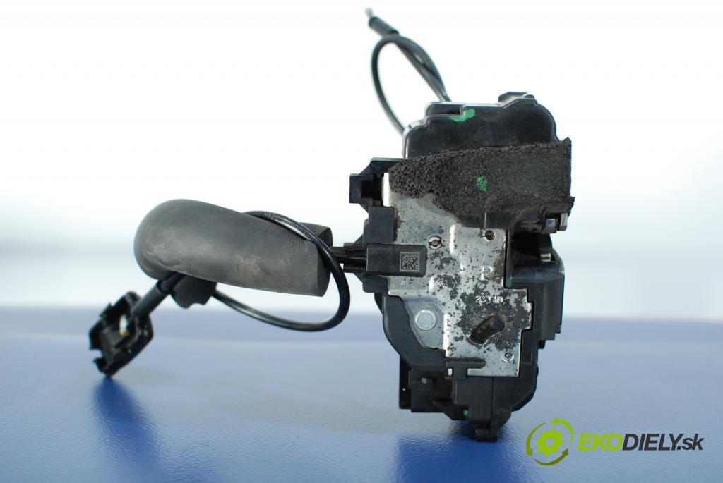 Renault Megane 2010 zámek dveře Zad: v pravo: 825028273R
