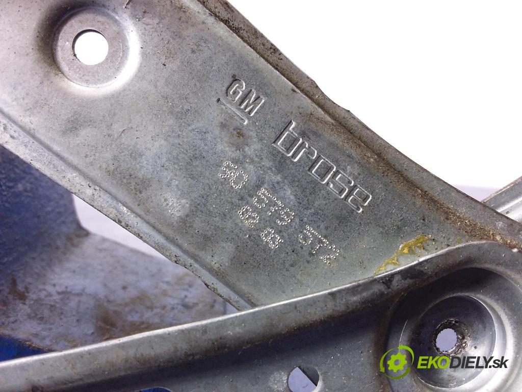 Opel Zafira 2003 mechanismus stahování Sklenka: před v pravo: 90579572