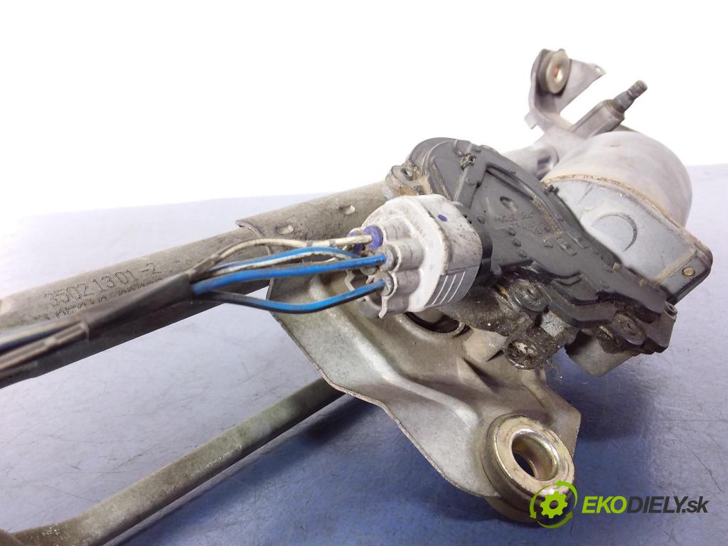 Toyota Yaris 2002 mechanizmus motor: Stierače: Predné 85110-D020
