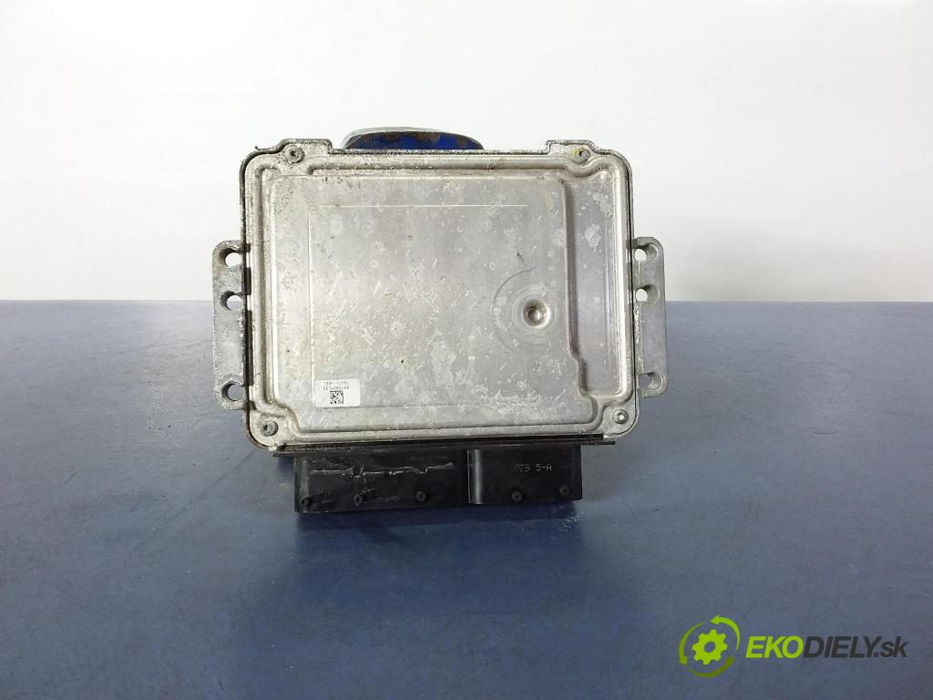 Hyundai I30 2009 riadiaca jednotka Motor: 0281015864