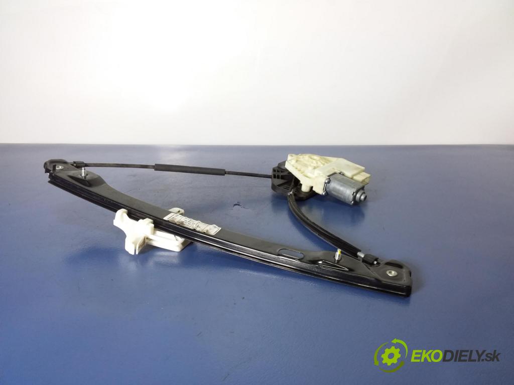 Skoda Rapid 2014 mechanismus stahování Sklenka: Zad: v pravo: 5JA839462