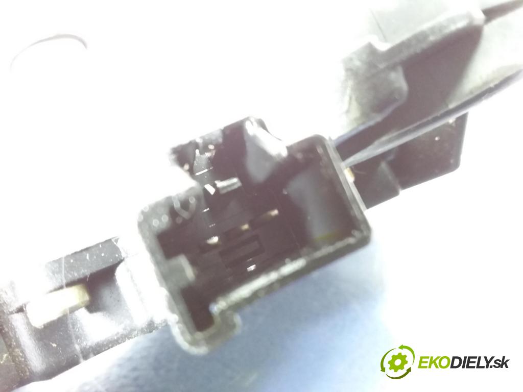 Mazda 3 2006 motor: Stierače: zad BP4K-67450