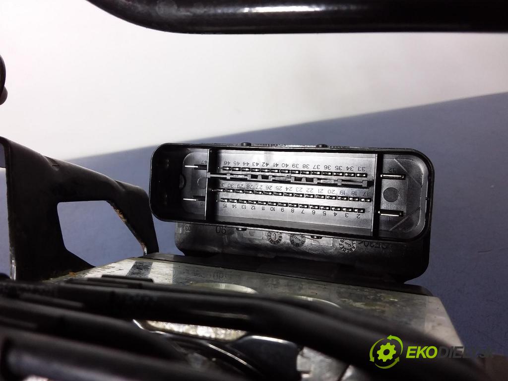 Volvo V60 2014 čerpadlo ABS x 31400101