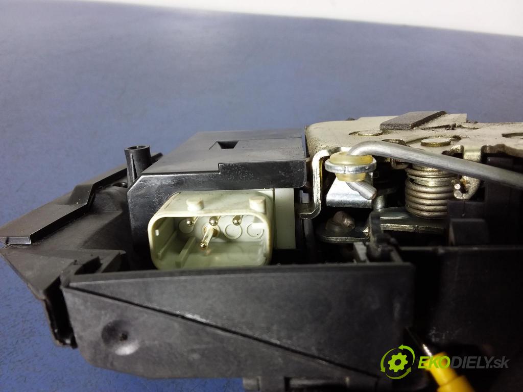 Bmw Seria 5 1999 zámek dveře před v pravo: 8352165