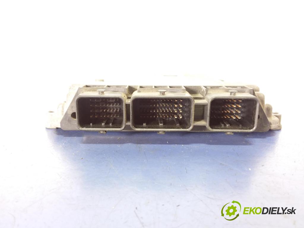 Renault Megane scenic 2004 riadiaca jednotka Motor: 82000310863