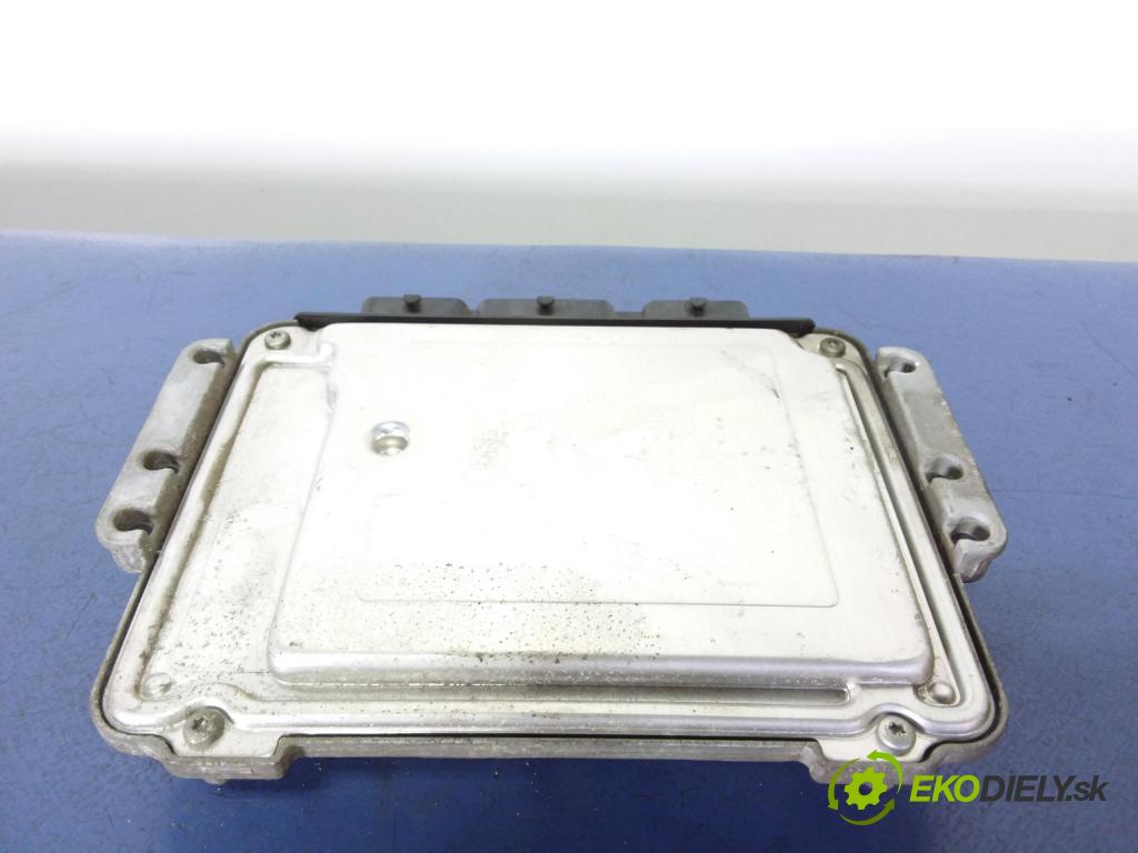 Renault Megane scenic 2004 riadiaca jednotka Motor: 82000310863