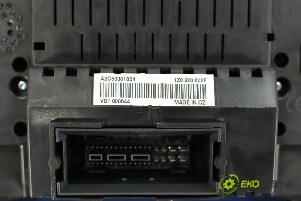 Skoda Octavia 2008 prístrojovka/ budíky 1Z0920802F