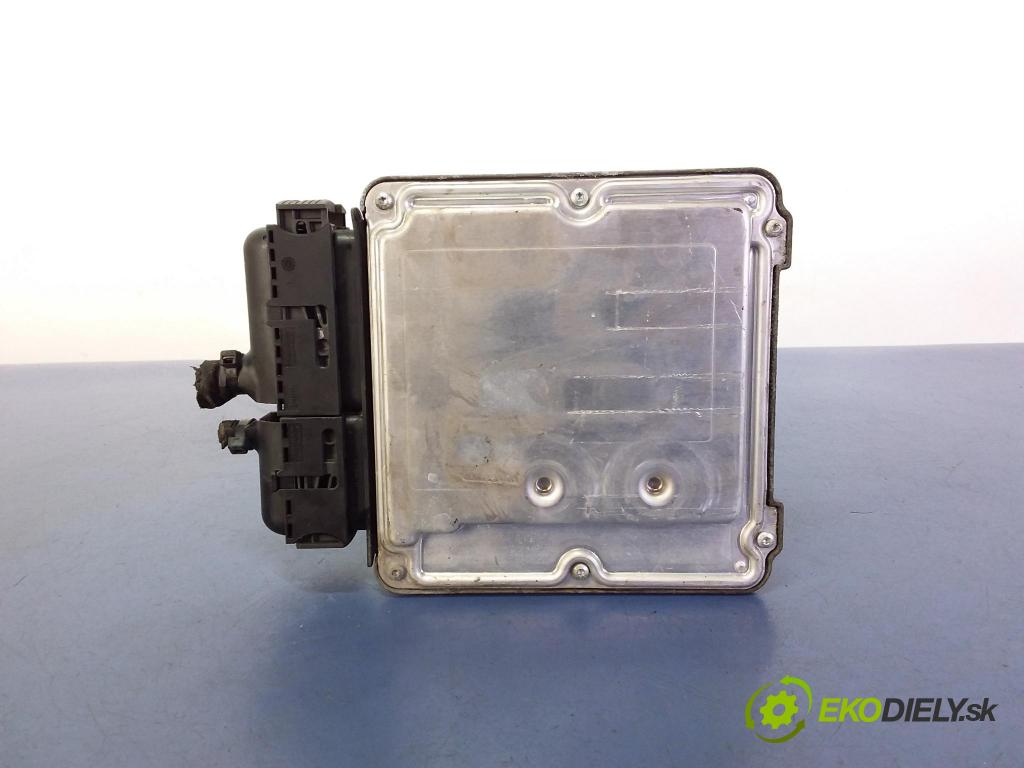 Skoda Octavia 2004 riadiaca jednotka Motor: 0281011658