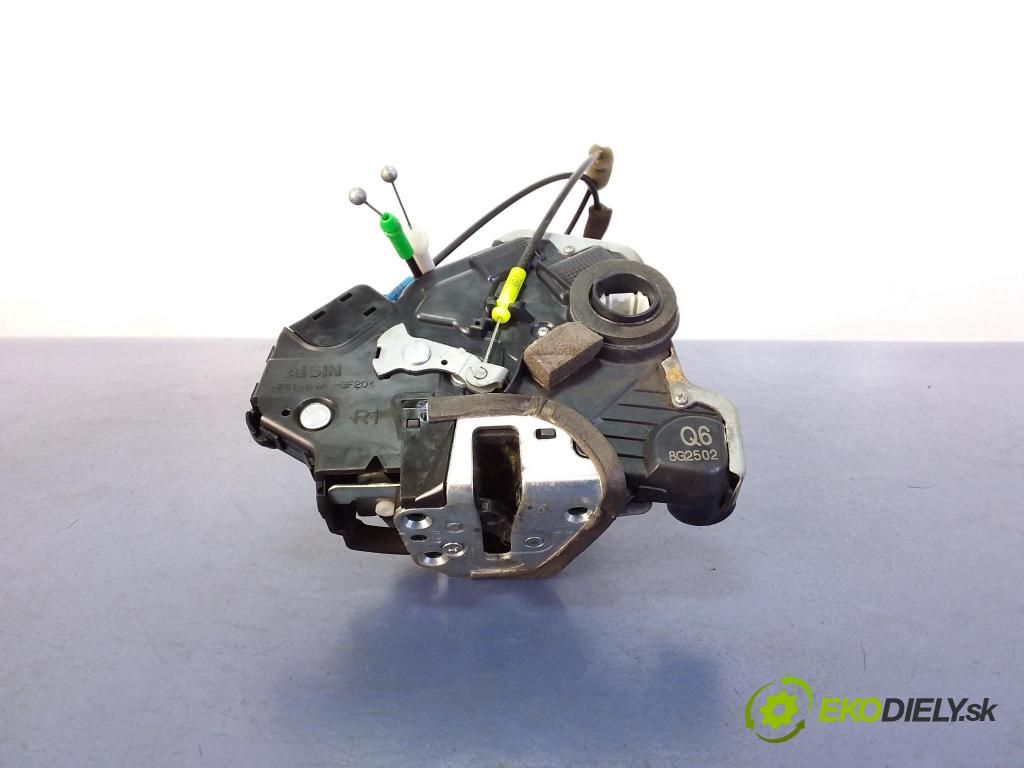 Toyota Avensis 2009 zámek dveře před v pravo: 