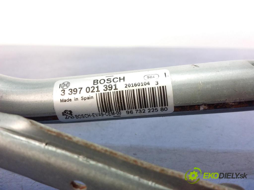 Peugeot 208 2016 mechanizmus motor: Stierače: Predné 9673222580