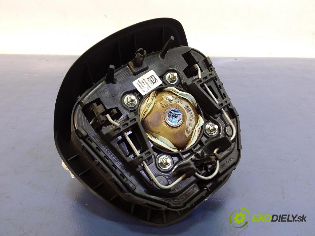 Renault Clio 2013 kokpit,pristrojová doska