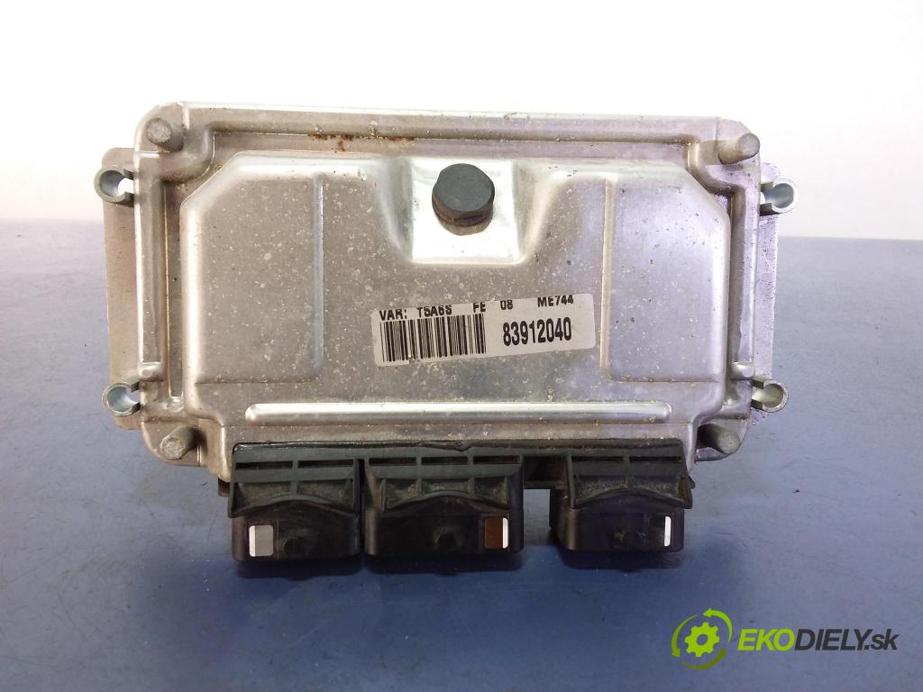 Peugeot 307 2004 riadiaca jednotka Motor: 9657823980