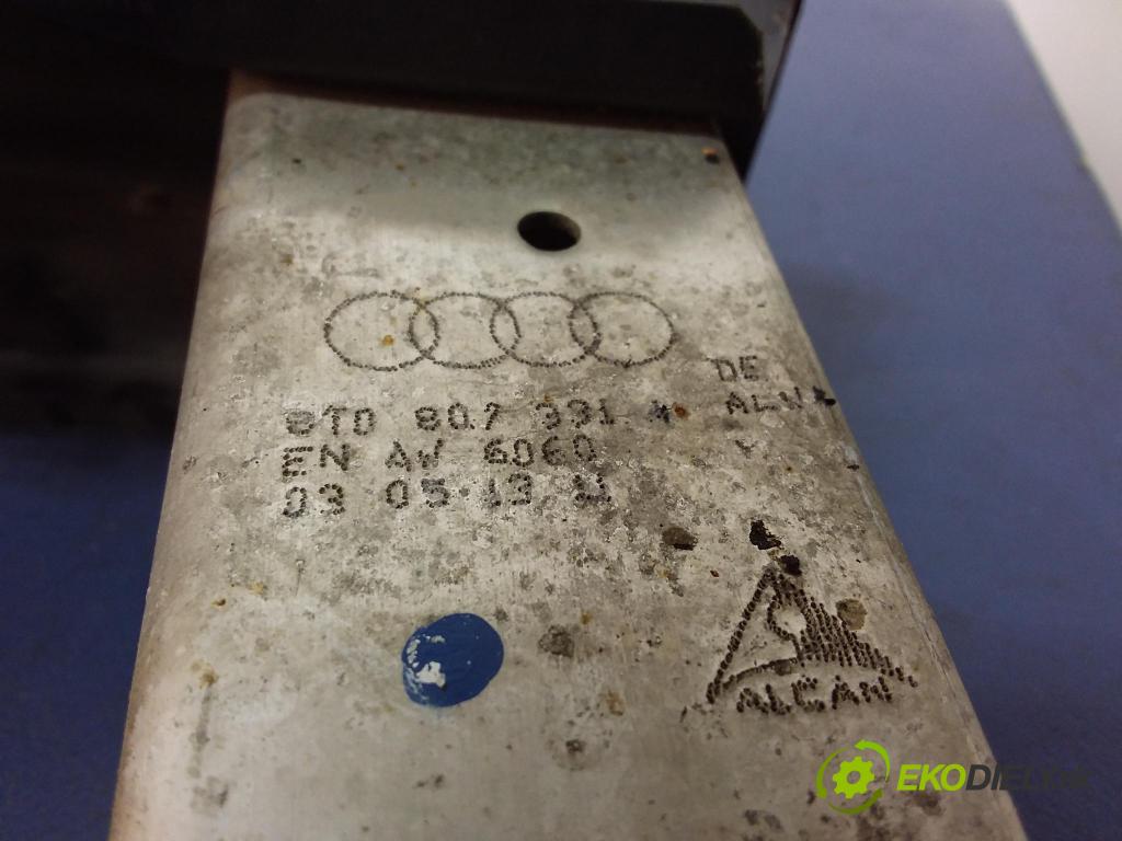 Audi A5 2009 výztuha narazník Zad: 8T0807313