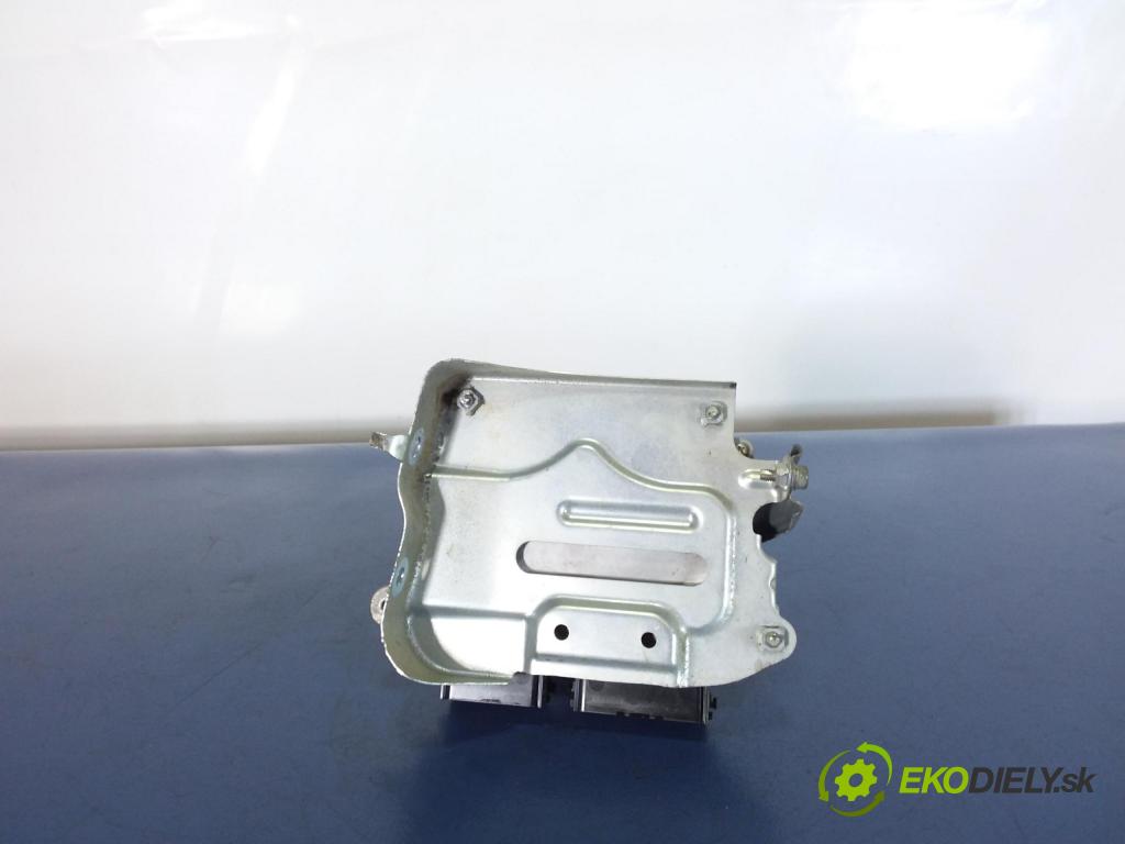 Mitsubishi Lancer 2014 riadiaca jednotka Motor: 1860C290