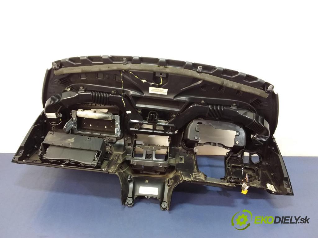 Seat Altea 2005 kokpit,pristrojová doska