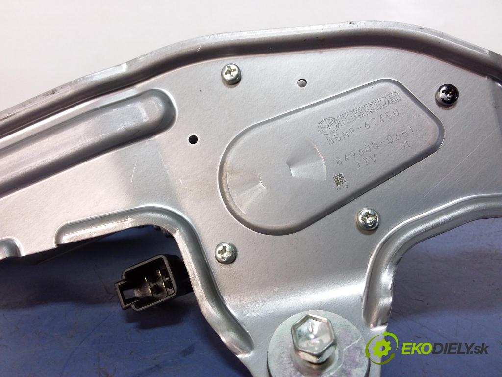 Mazda 3 2009 motor: Stierače: zad BBN9-67450