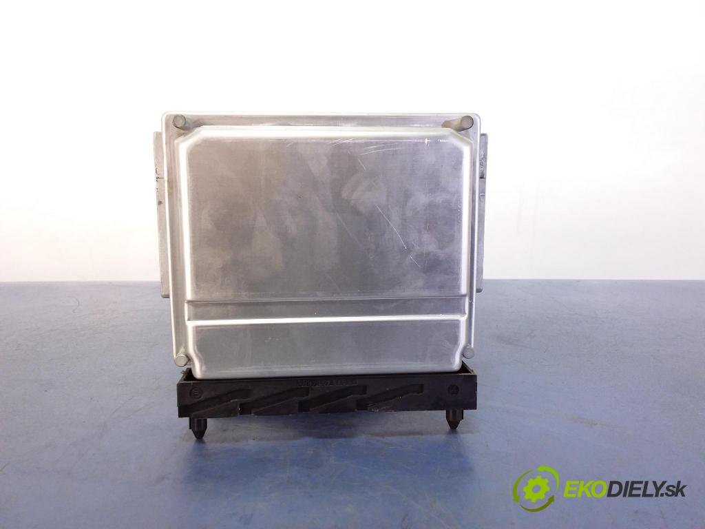 Volvo S60/V70 2002 riadiaca jednotka Motor: 08675155