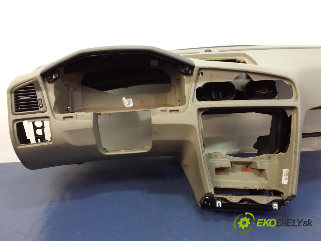 Volvo S60/V70 2002 kokpit,pristrojová doska