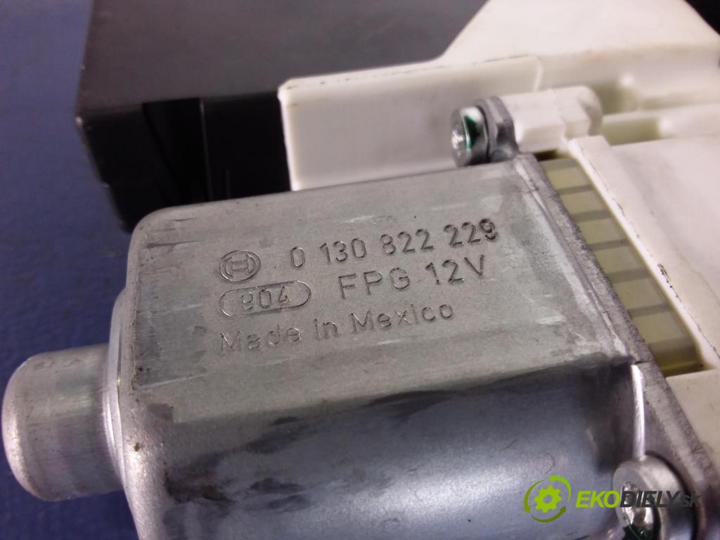Vw Jetta 2011 mechanismus stahování Sklenka: před v pravo: 5C6837462