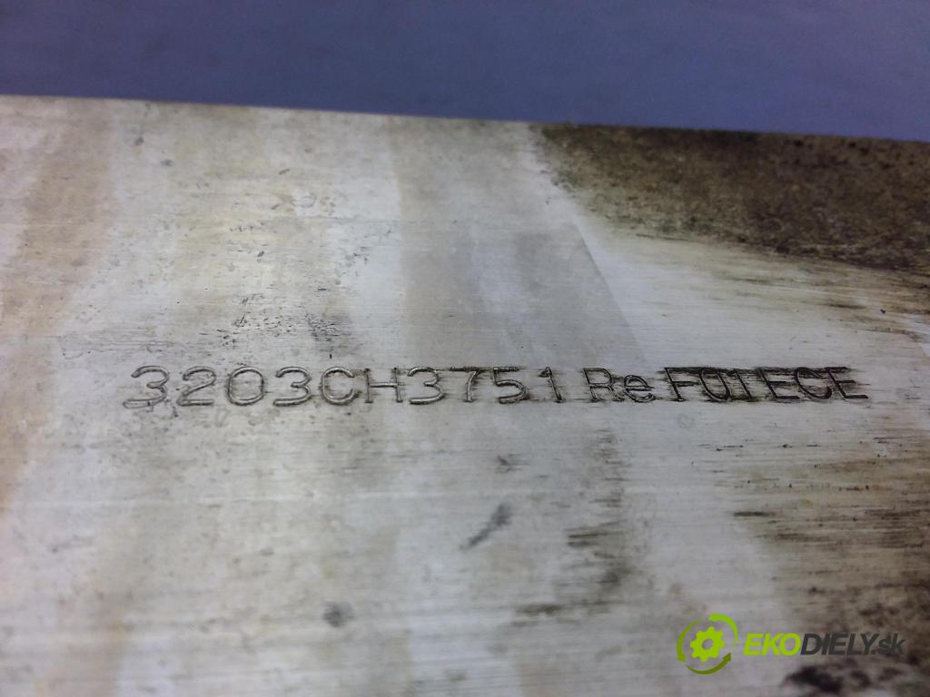 Bmw Seria 7 2012 výztuha narazník před