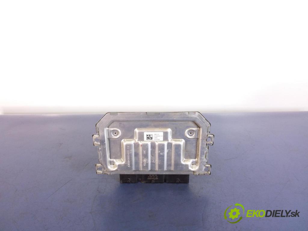 Renault Clio 2015 riadiaca jednotka Motor: 237107314R