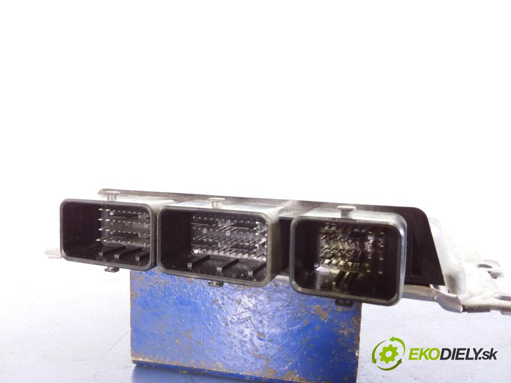 Renault Clio 2015 riadiaca jednotka Motor: 237107314R