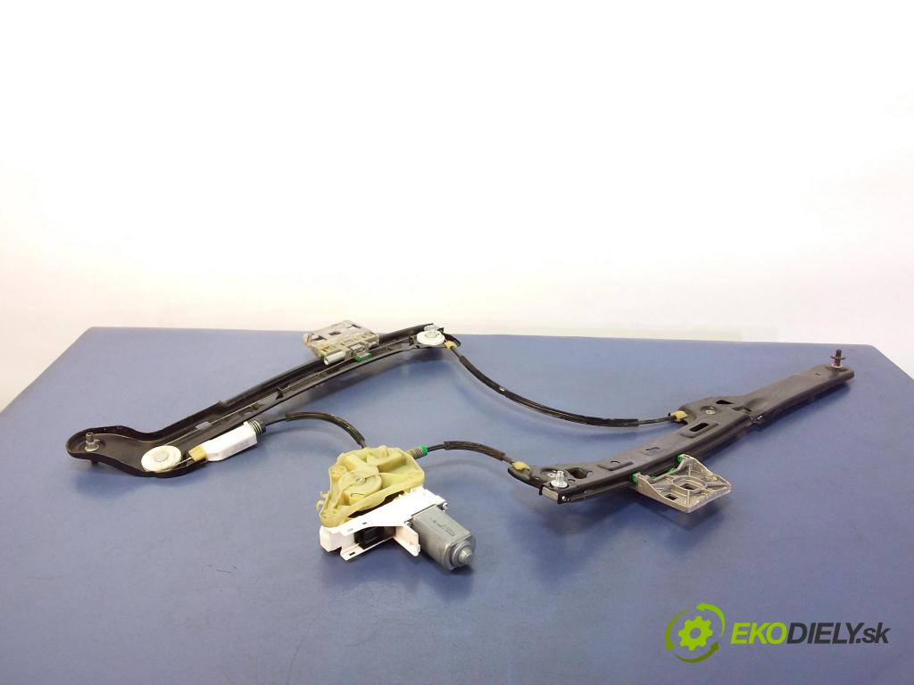 Audi A7 2011 mechanismus stahování Sklenka: Zad: v pravo: 4G8839462A