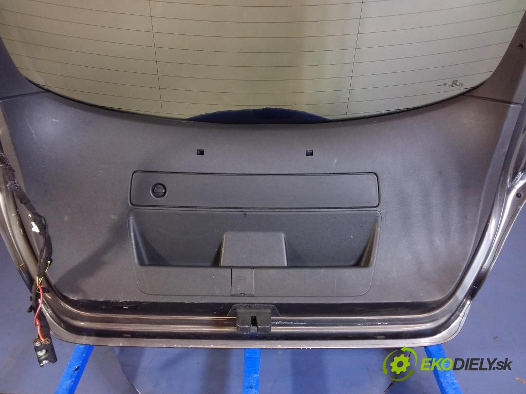 Audi A7 2011 zadní dveře kufra: kufr